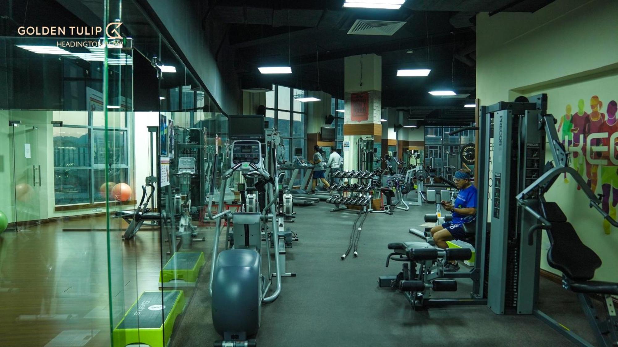 Golden Tulip Headington 호텔 무스카트 외부 사진