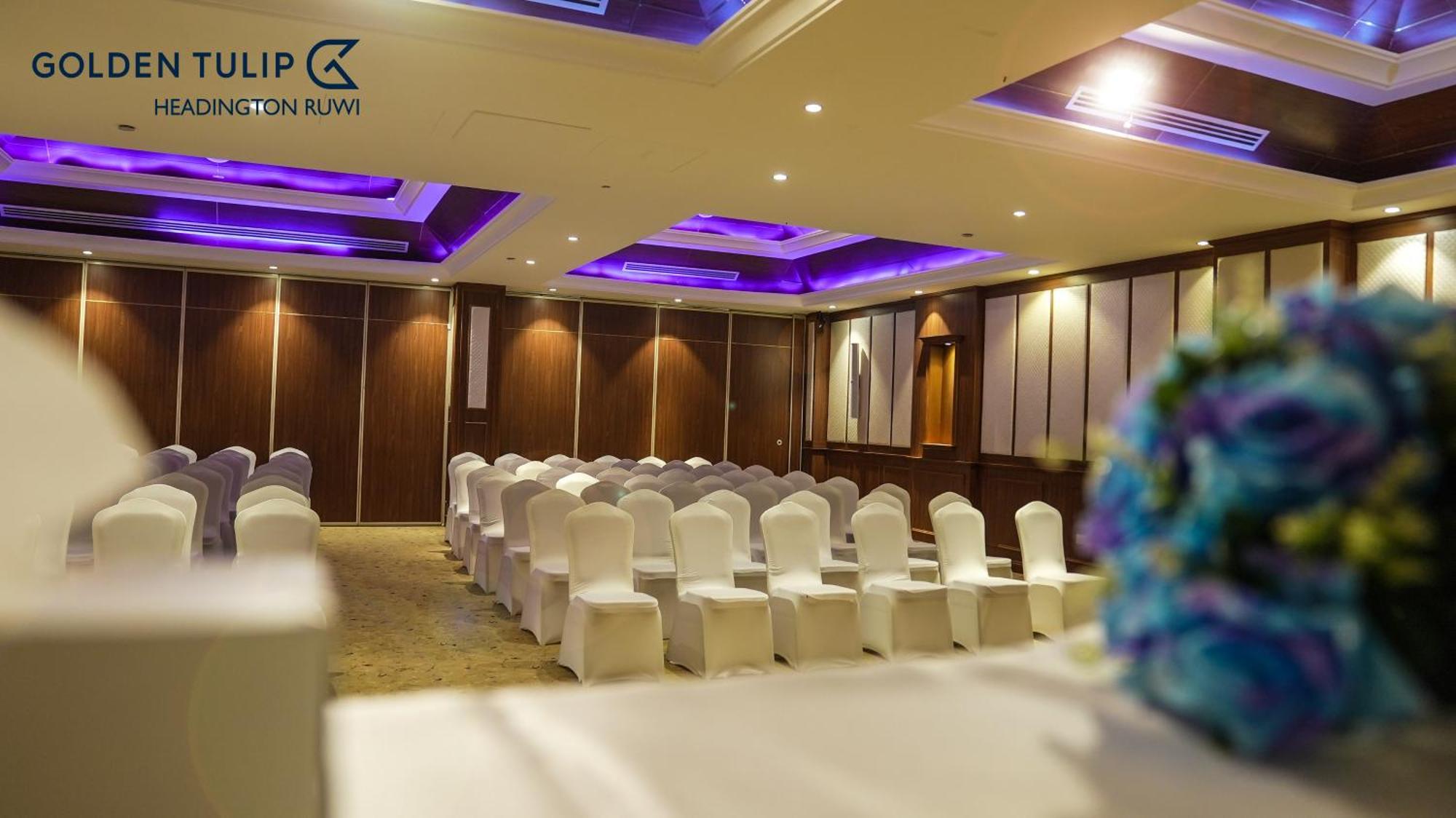 Golden Tulip Headington 호텔 무스카트 외부 사진