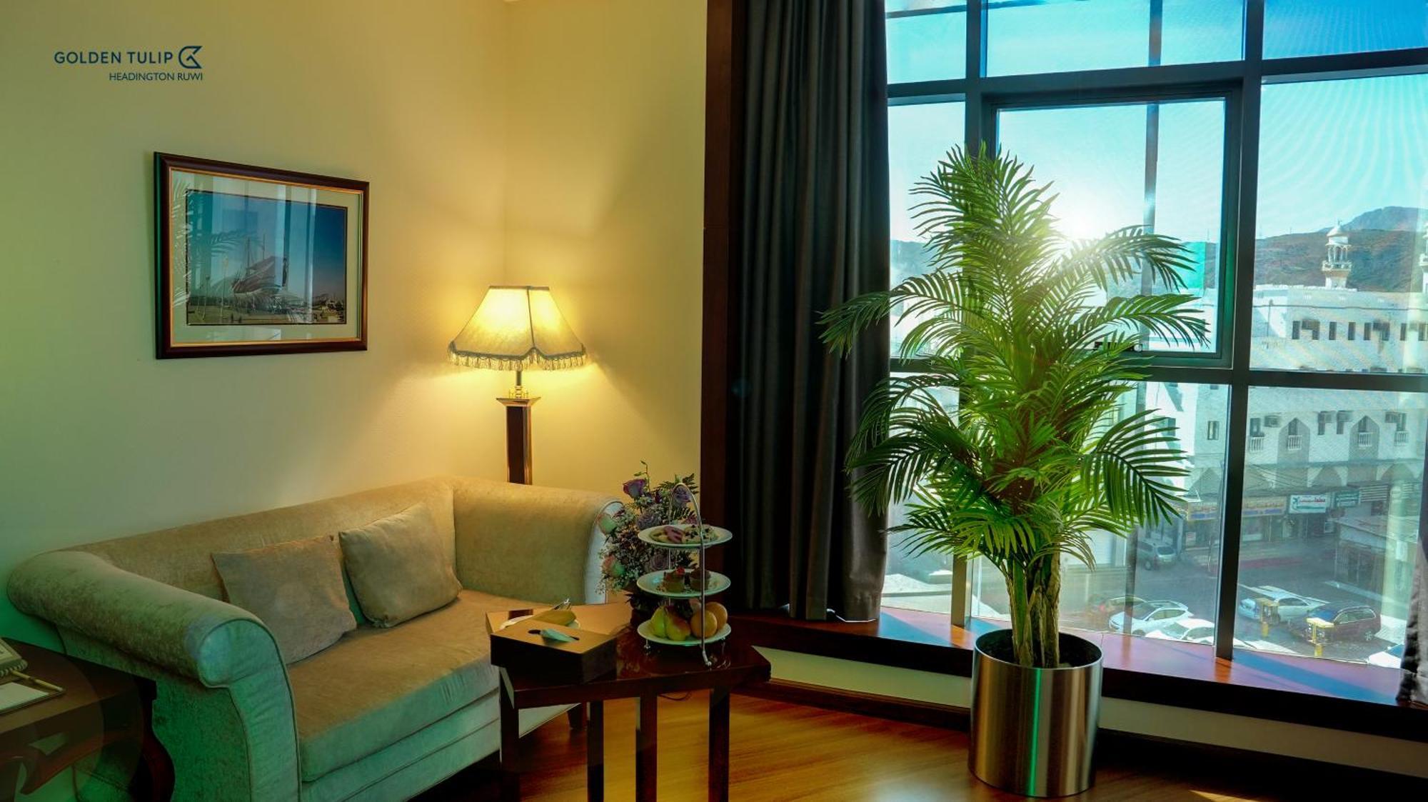 Golden Tulip Headington 호텔 무스카트 외부 사진