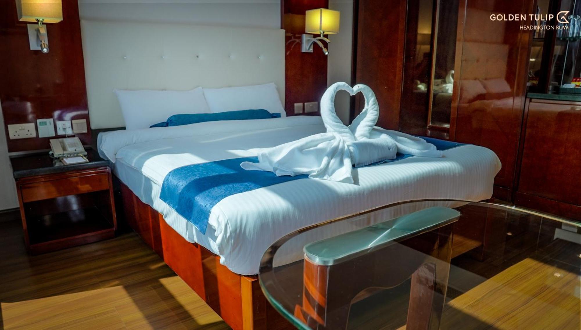 Golden Tulip Headington 호텔 무스카트 외부 사진